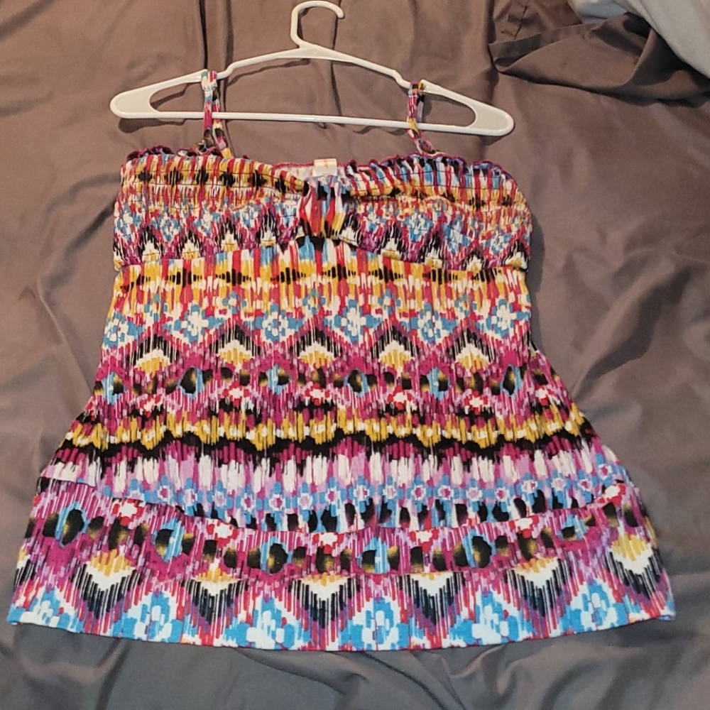 Size x-large Aztec print tank